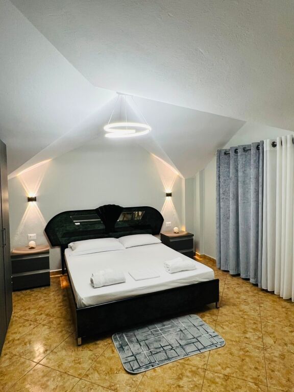 Jepet me qira apartament 2+1 tek Ish Parku Autobuzave