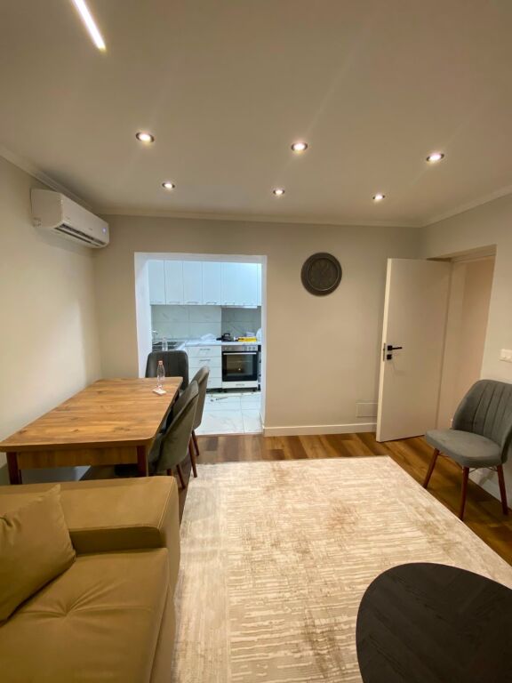Apartament 2+1 per qira, mbrapa 9-katesheve !