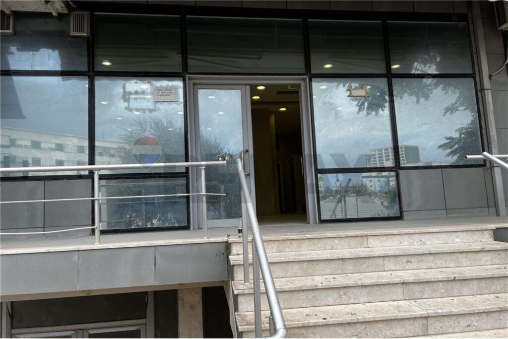 🏢 SHOP FOR RENT NEAR THE MUNICIPALITY OF VLORA