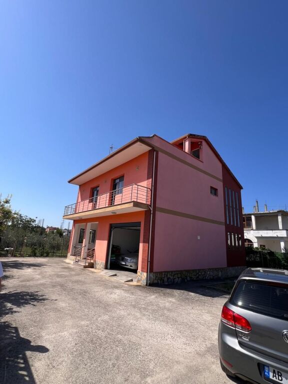 🏡 VILË 2-KATËSHE NË SHITJE – XHAFZOTAJ, DURRËS