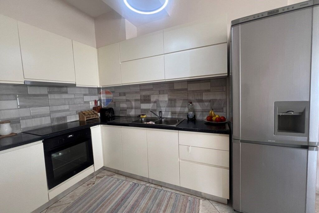 🌊 APARTAMENT 2+1+2 PËR SHITJE – LUNGOMARE, VLORË