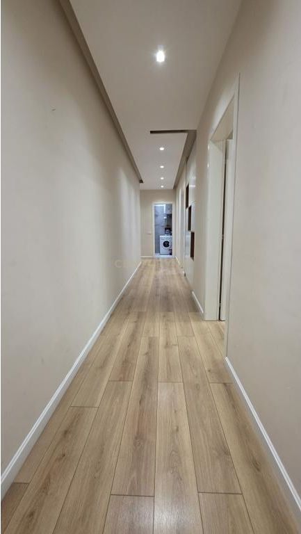 Shitet apartament 2+1+2 ne Xhamllik!