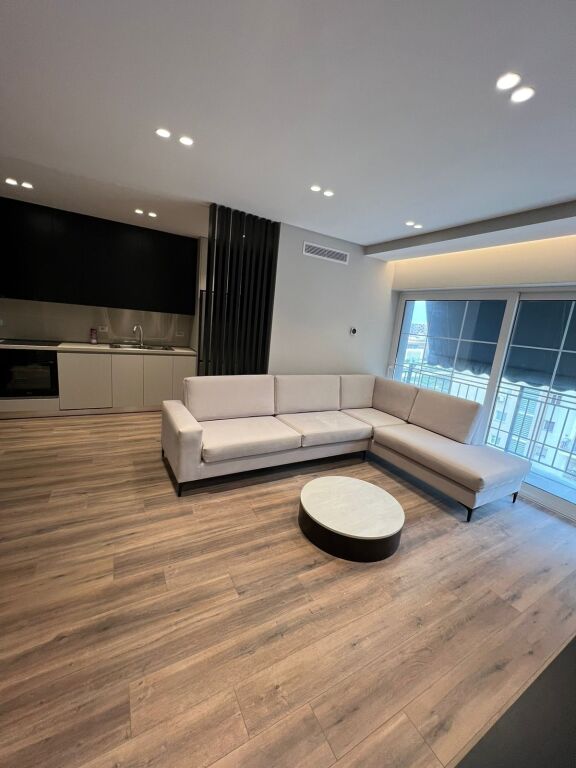 Apartament 2+1 me qera tek Fusha e Aviacionit ne Tirane