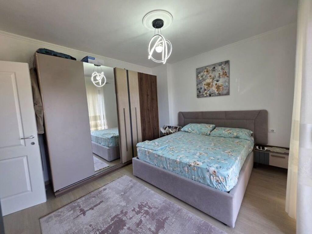 LEZHË SHITET APARTAMENT 1+1