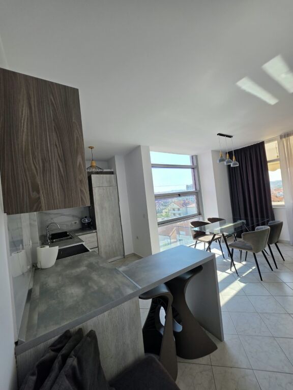 🏡 Apartment 2+1 for rent  📍Former Customs, near Kastrati gas station   🏢 5th floor  🛗 With elevator  🛋️ Furnished  📐 Area: 108m² 🌿 With balcony   💰 Price: 60,000 Lek/Month