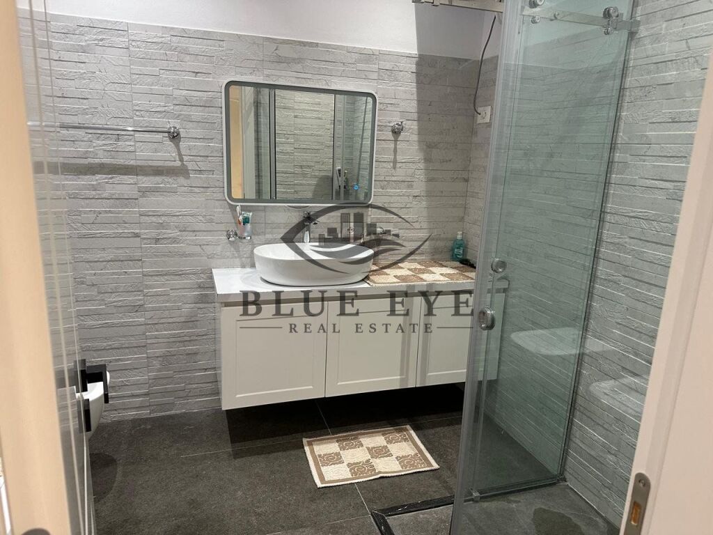 JEPET ME QERA APARTAMENT 2+1 ME PAMJE DETI – STACIONI I PARË, PLAZH!