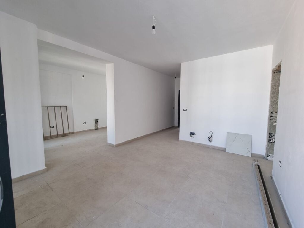 Apartament 1+1, Selvia!