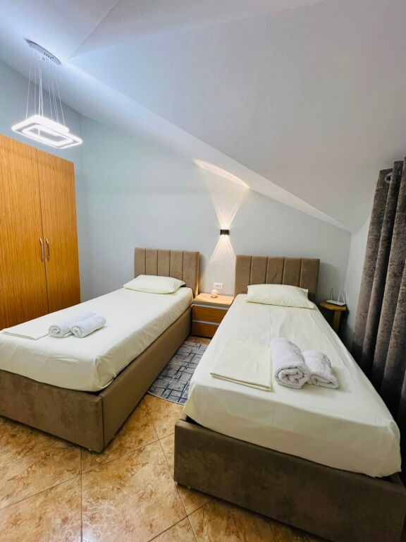Jepet me qira apartament 2+1 tek Ish Parku Autobuzave