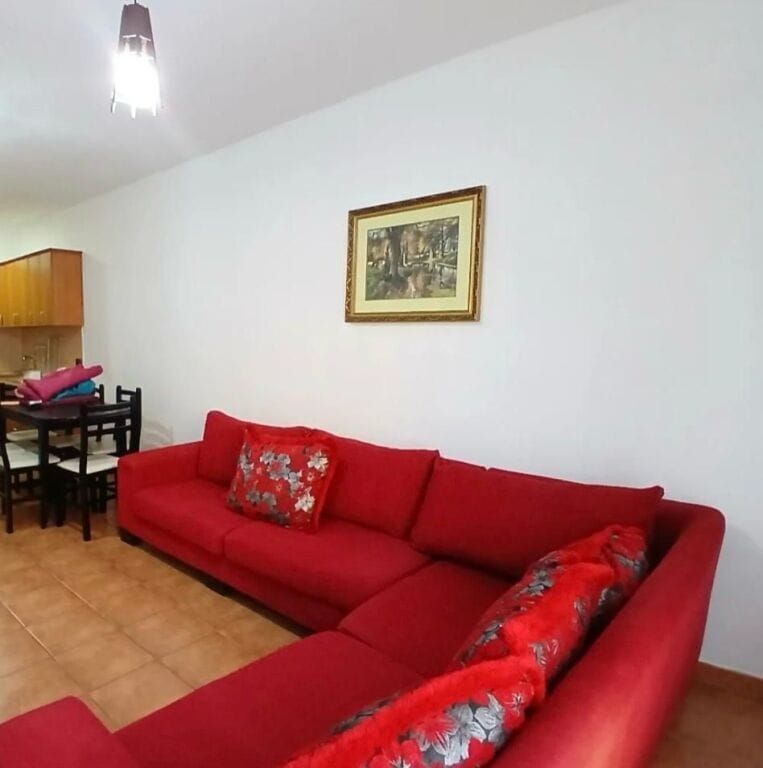 Apartament me qera 1+1 - 📍Pazari Ri, prane Zyrave te Punes- 450 mije leke