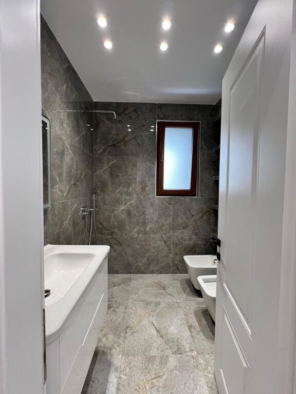 Shitet Apartament 2+1 – Rruga Irfan Tomini , Tirana e Re