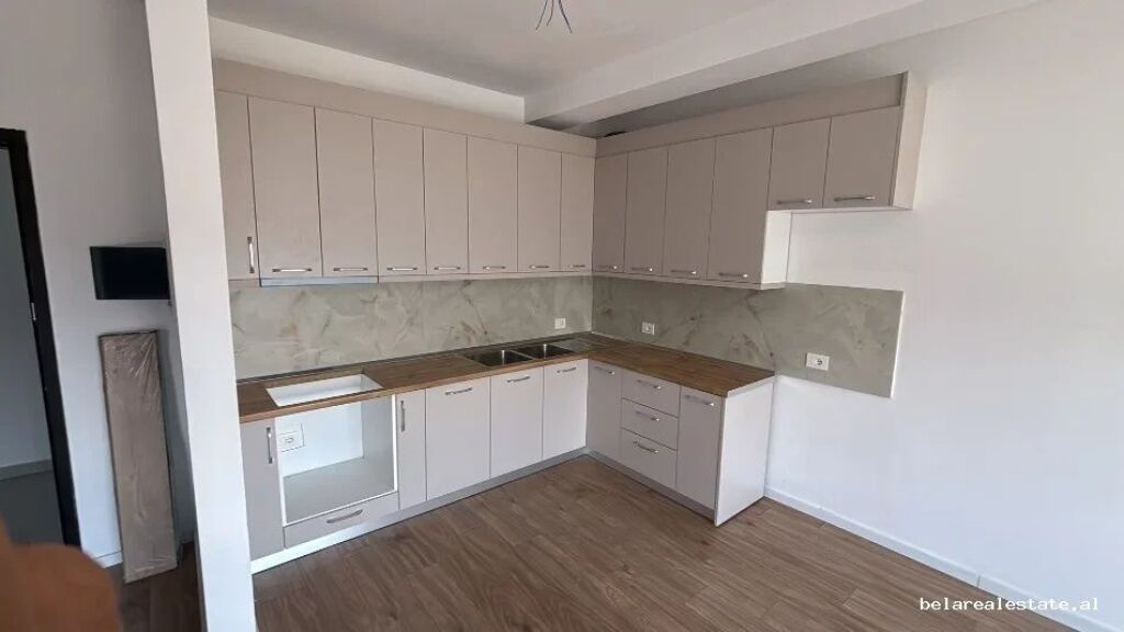 Appartamento In Affitto 1+1 Vicino 5 Maji (ID B2101881) Tirana