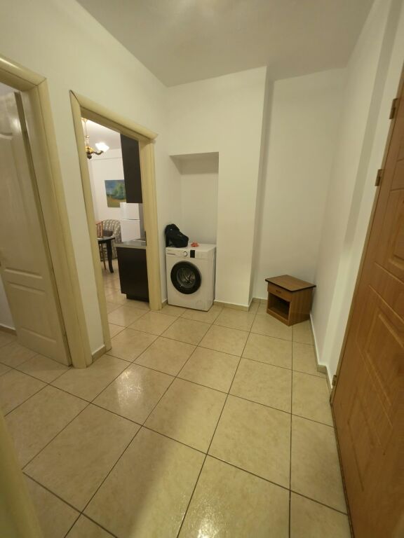 🏡 SHITET Apartament 1+1 📍Astir, tek Rrethrrotullimi, Rruga Vasil Tromara