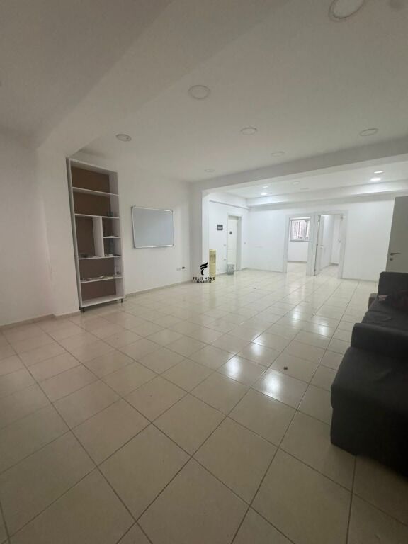 UFFICIO IN AFFITTO 80 M2 VIA KAVAJES 80.000 LEKE FH-89067