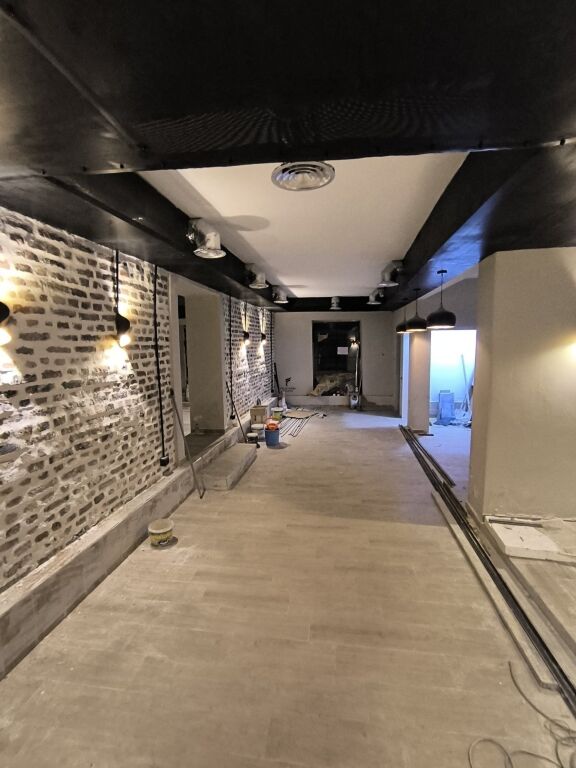 NEGOZIO IN AFFITTO 100 M2 VASIL SHANTO 100.000 LEKE FH-89083