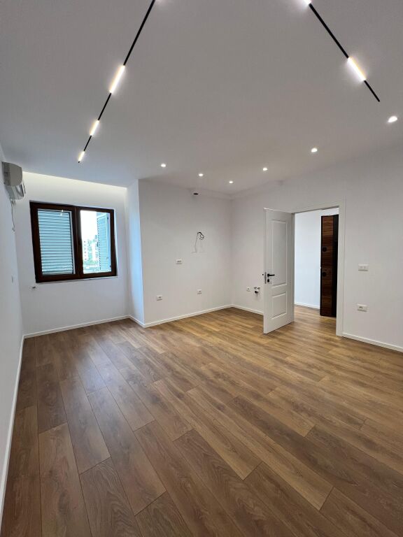 Shitet Apartament 2+1 – Rruga Irfan Tomini , Tirana e Re
