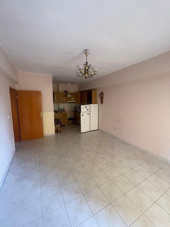 PRANË SHESHIT WILSON – SHITET APARTAMENT 2+1 - Shitet me kredi!