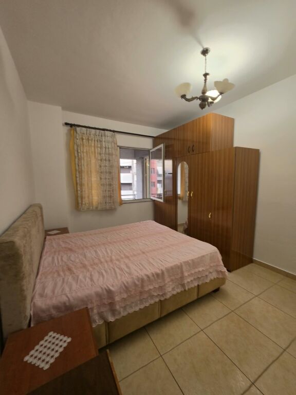 🏡 SHITET Apartament 1+1 📍Astir, tek Rrethrrotullimi, Rruga Vasil Tromara