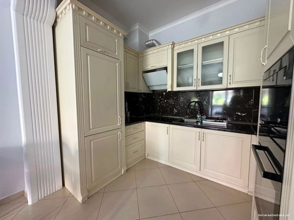 Apartament Me Qera 2+1 Tek Komuna e Parisit (ID B2202066) Tirane