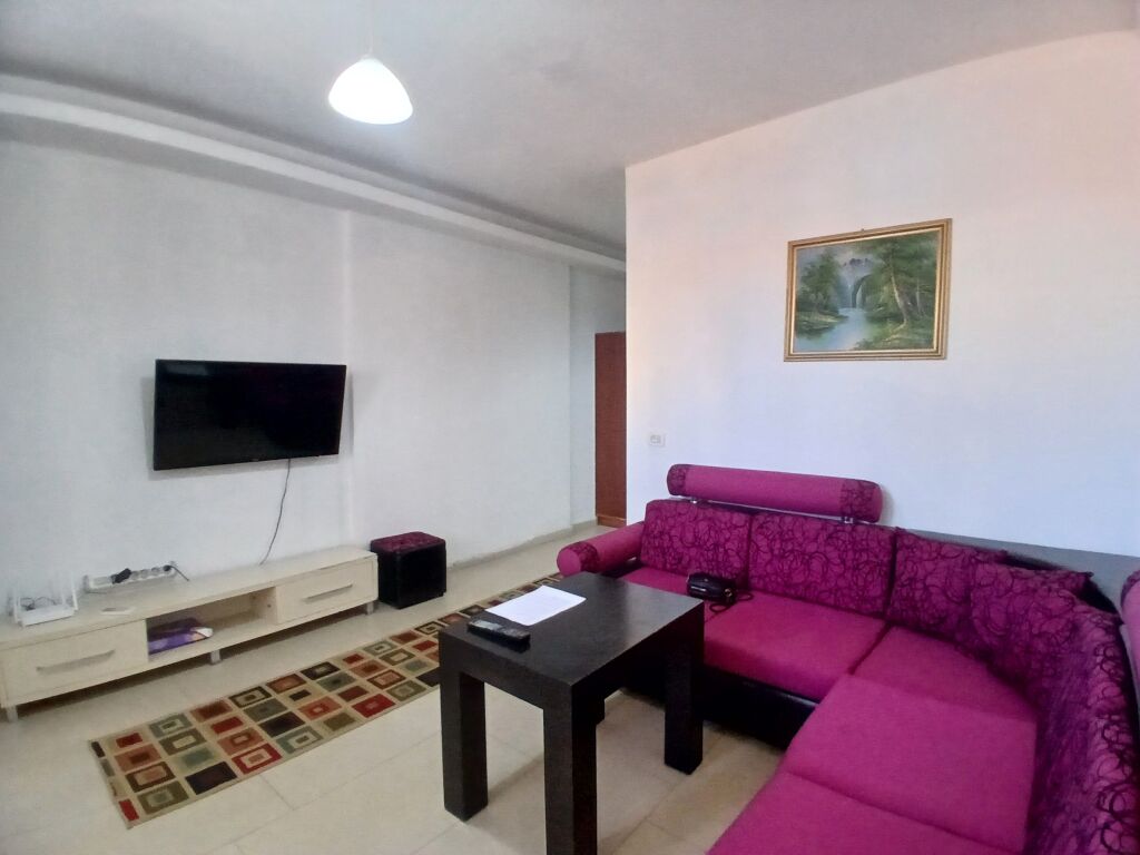 For rent 1+1 Laprake 35,000 leke