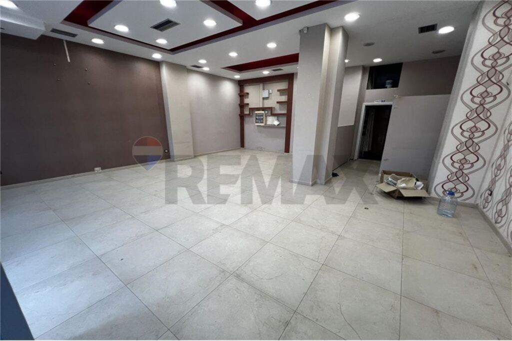🏢 SHOP FOR RENT NEAR THE MUNICIPALITY OF VLORA