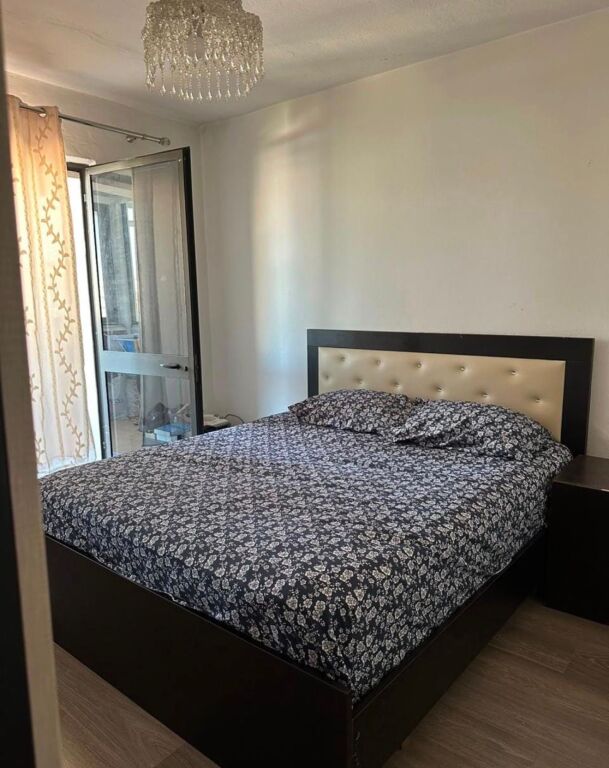 Rr. Fortuzi, jepet me qira apartament 2+1!