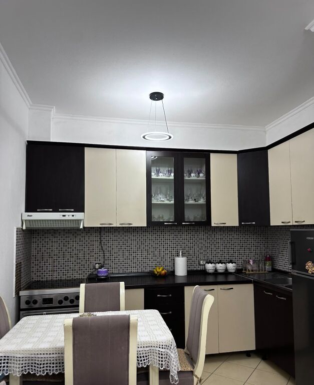 Shitje | Apartament 2 + 1 | Kombinat | 120000 €