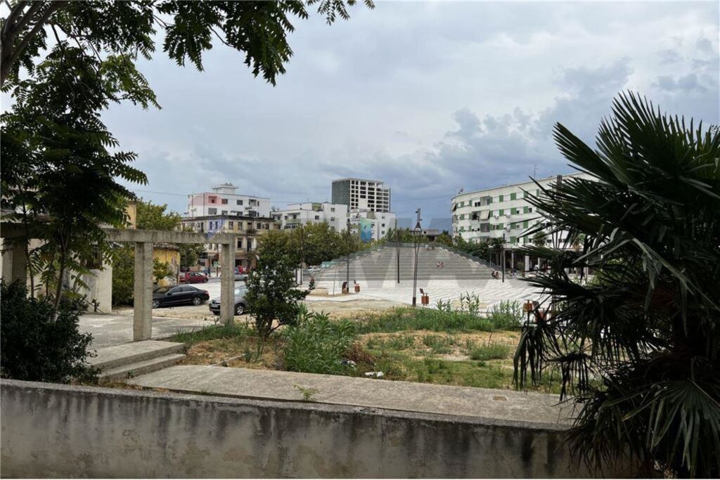 🏢 SHOP FOR RENT NEAR THE MUNICIPALITY OF VLORA