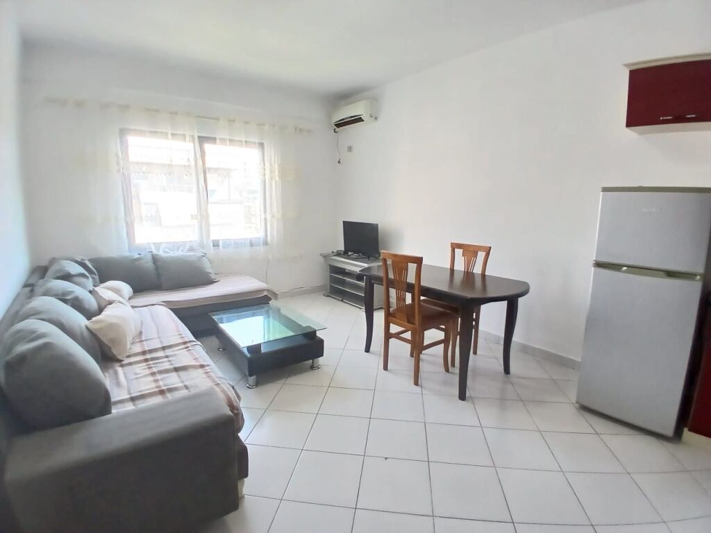 JEPET ME QERA APARTAMENTI 2+1=5000