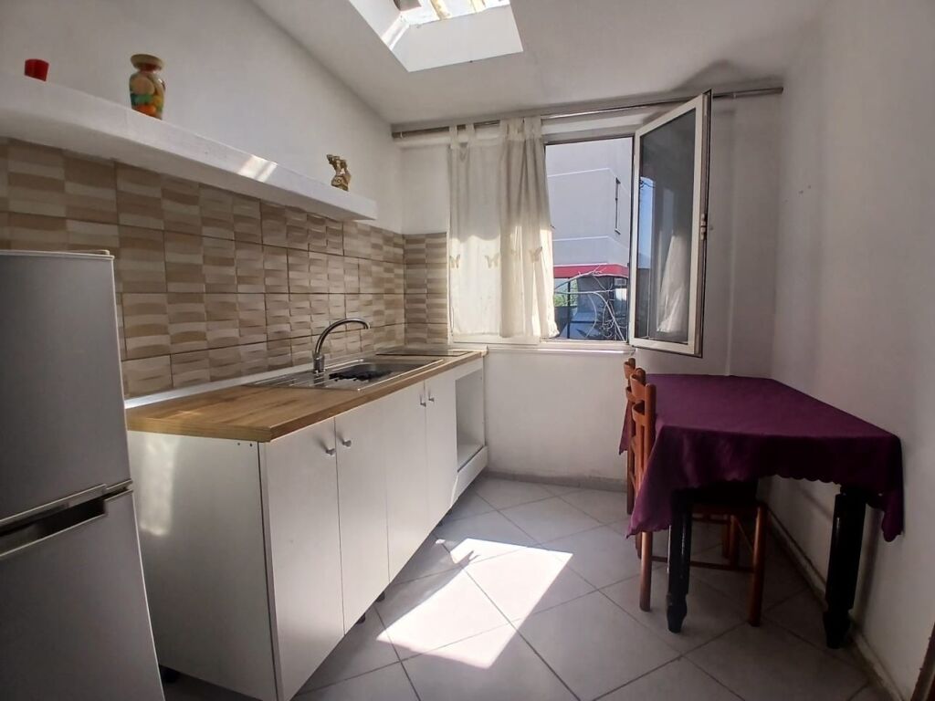 Appartamento 1+1+1 con Balcone in Affitto