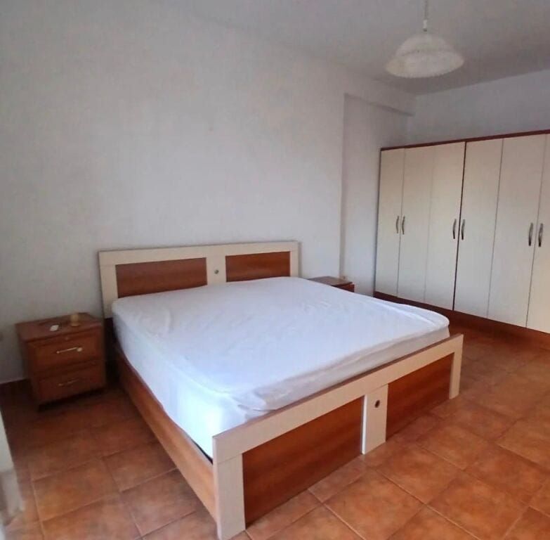 Apartament me qera 1+1 - 📍Pazari Ri, prane Zyrave te Punes- 450 mije leke