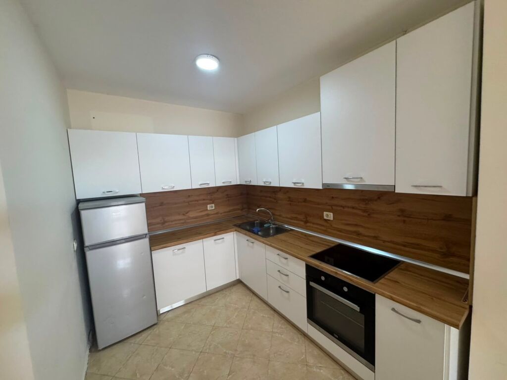 Apartament 2+1 me qira tek Selvia