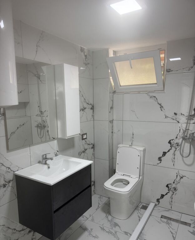 Rent | Apartament 1 + 1 | Rruga 5 Maji | 450 €/month