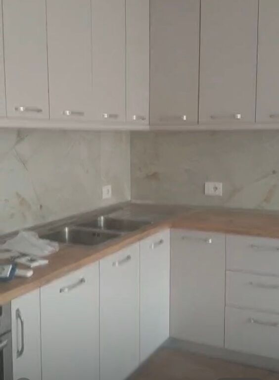 5-Maji, jepet me qira apartament 1+1 bosh, 40.000 Lek