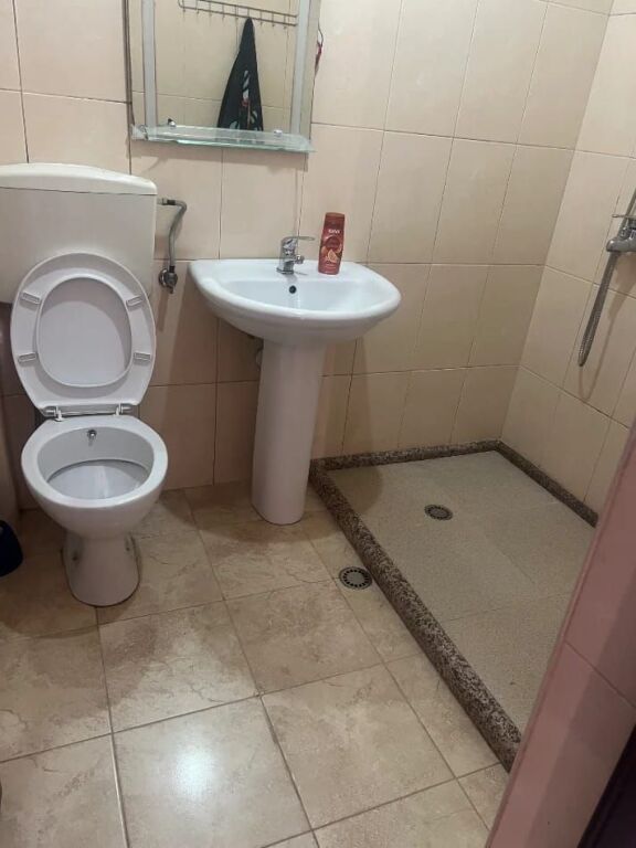 Jepet Me Qera Apartament 1+1+1 Ballkon