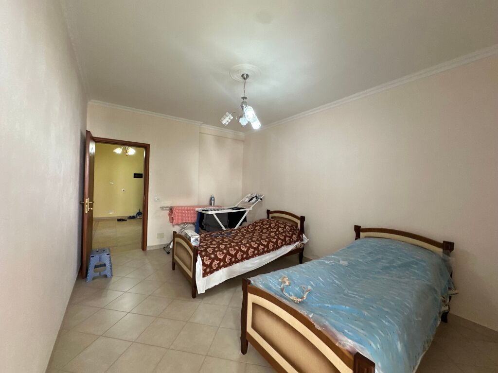 Shitet, Apartament 2+1+Depo, Fresku, Tirane.