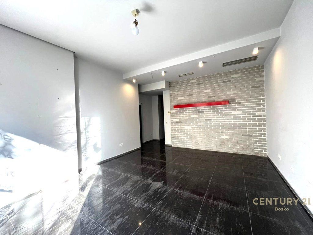 Business Premises 📍 Zogu i Zi