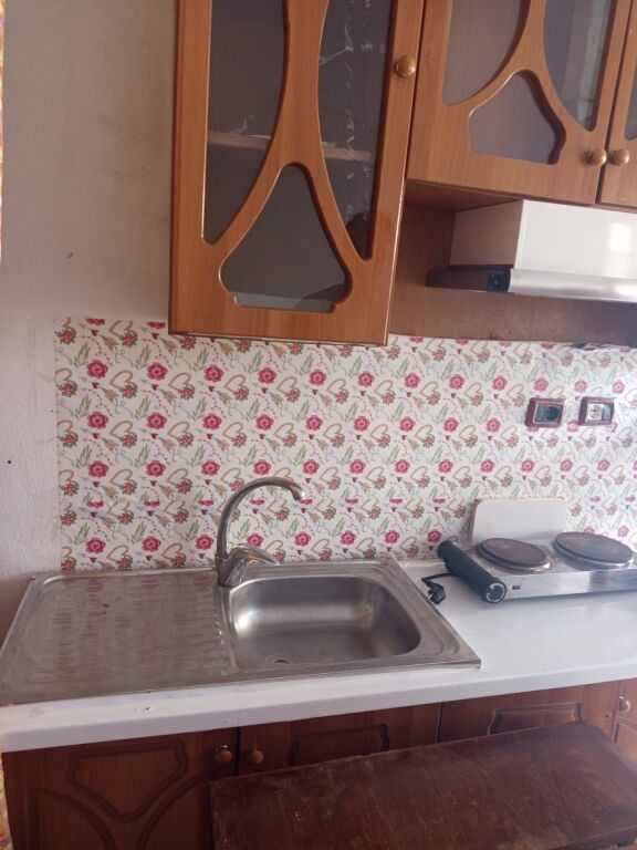GARSIONERE 15000 LEKE.VILAT GJERMANE