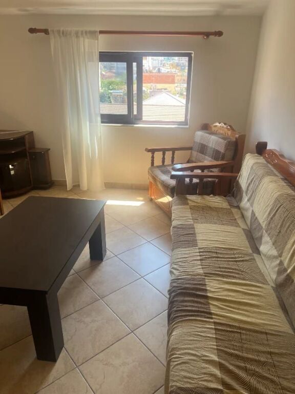 Jepet Me Qera Apartament 1+1+1 Ballkon