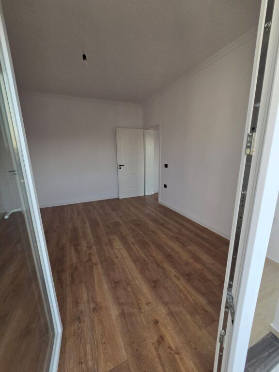 SHITET APARTAMENT 2+1 – KOMPLEKSI FRATARI, ASTIR