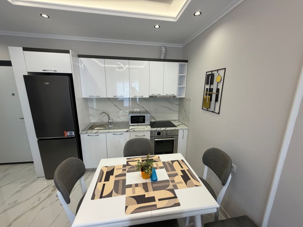 📣 AFFITTO SUPER Appartamento 1+1  📍 Via Jordan Misja, Vicino al Complesso Ndregjoni ✨     💶 Prezzo 50.000 Leke/Mese
