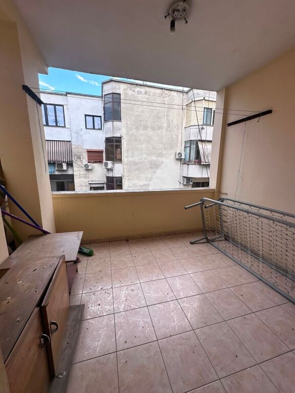 Apartament 1+1 me qera tek Shkolla e Baletit