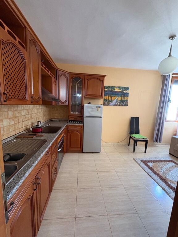 OCCASIONE, Appartamento in AFFITTO, VIA KAVAJES/BOGDANEVE, CENTRO CITTA, TIRANA