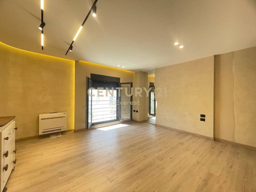 RR. JORDAN MISJA, JAPIM APARTAMENT/ZYRE PER 3+1+2+VERANDE+P. PARKIMI ME QIRA!