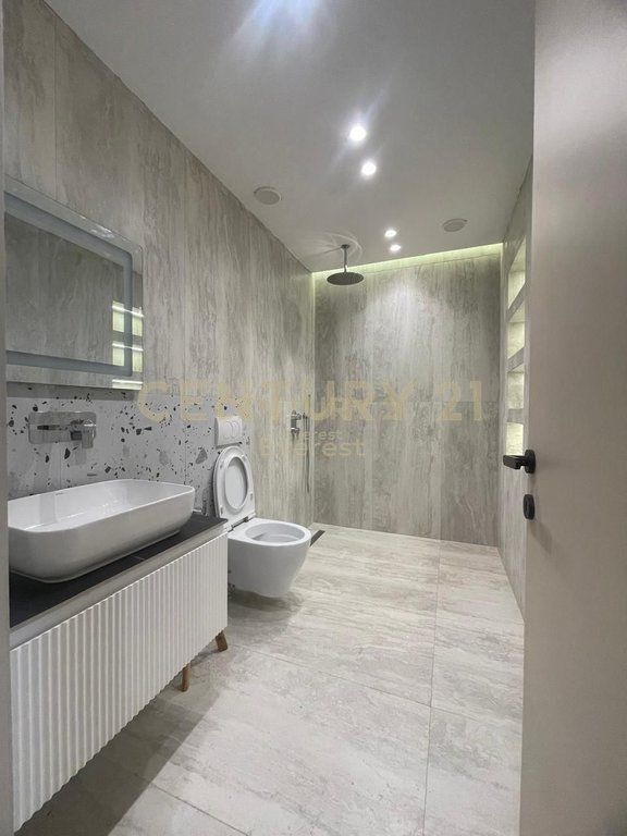 RR. JORDAN MISJA, JAPIM APARTAMENT/ZYRE PER 3+1+2+VERANDE+P. PARKIMI ME QIRA!