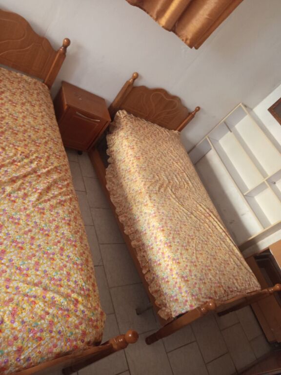 GARSIONERE 15000 LEKE.VILAT GJERMANE