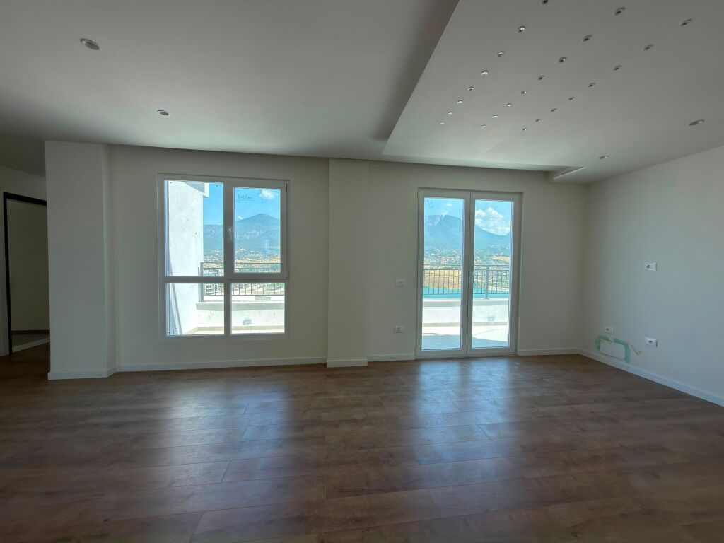 Occasione!!! Appartamento 3+1 Attico Con Vista Sul Lago di Farke In Vendita, A Farke