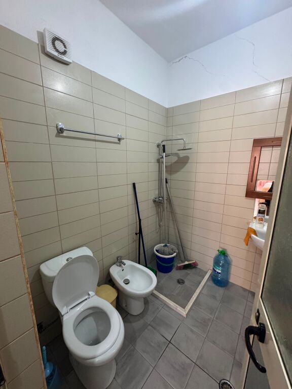 Jepet Me Qera Apartament 1+1+1 Ballkon