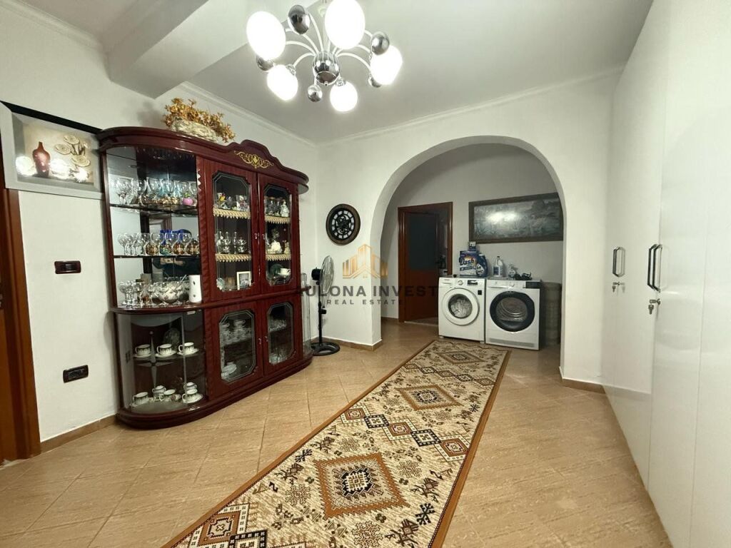 JEPET ME QERA AFATGJATE KATI I PARE I NJE SHTEPI PRIVATE NE KUZUM BABA, VLORE
