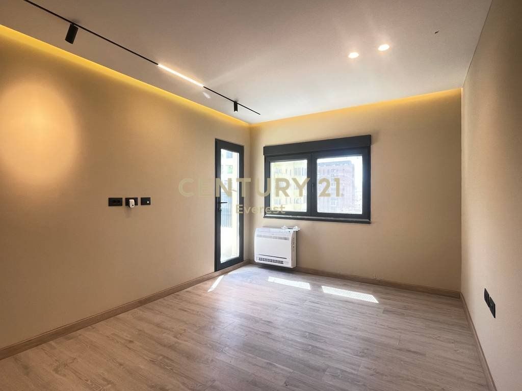 RR. JORDAN MISJA, JAPIM APARTAMENT/ZYRE PER 3+1+2+VERANDE+P. PARKIMI ME QIRA!