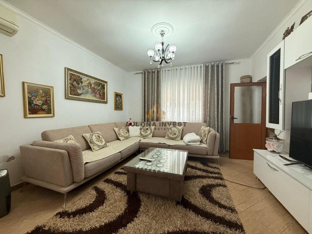 JEPET ME QERA AFATGJATE KATI I PARE I NJE SHTEPI PRIVATE NE KUZUM BABA, VLORE